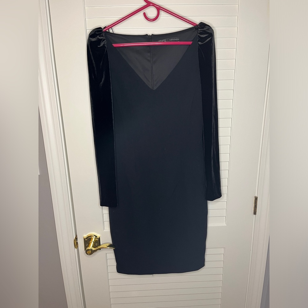 Zara Black Velvet Long Sleeve Pleated Sheath Dress